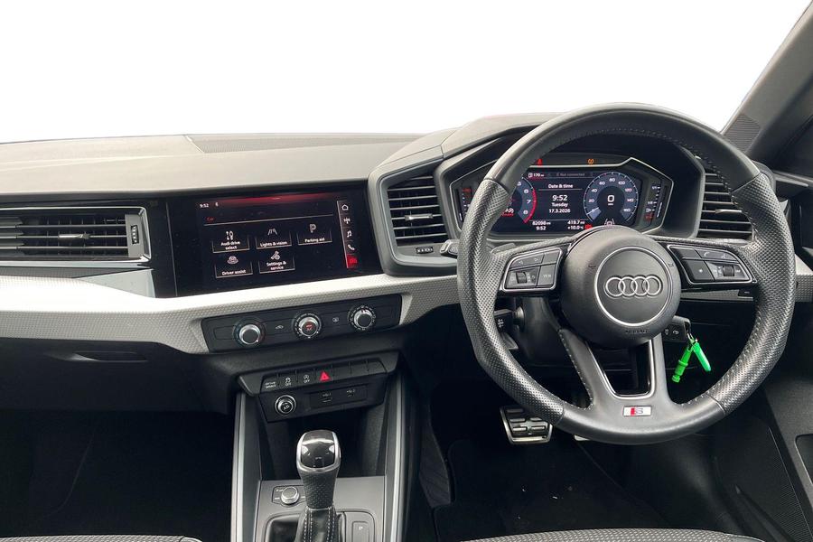Audi A1 Photo autoimg-4ee75bf452fa9c8a6f7248370b81ad6a76f8a807.jpg