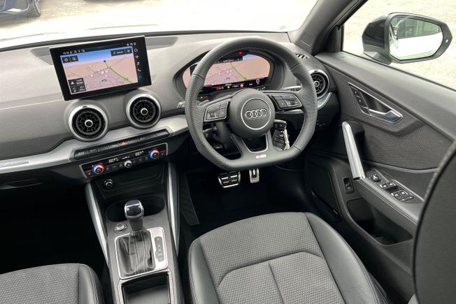 AUDI  SQ2 Photo 29