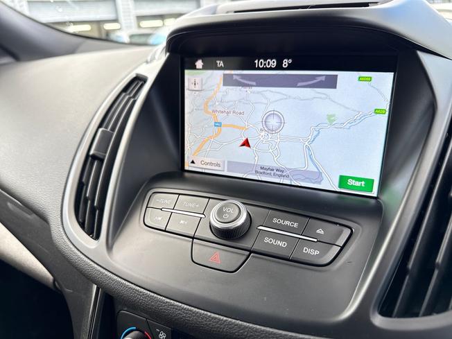 FORD Kuga Photo 14