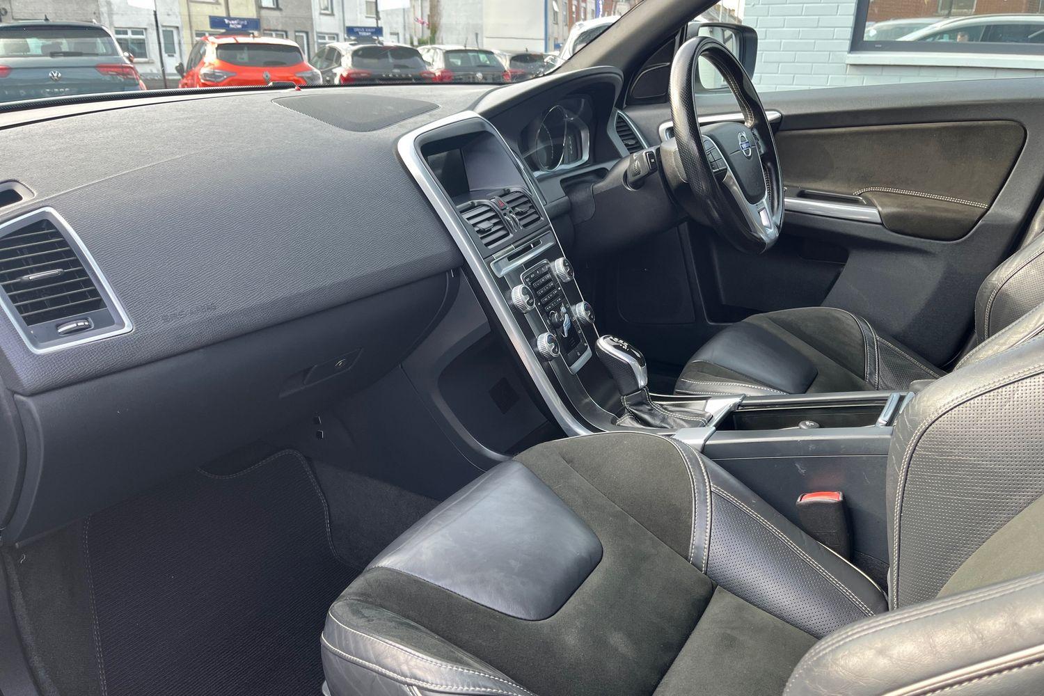 Volvo XC60 Photo 17