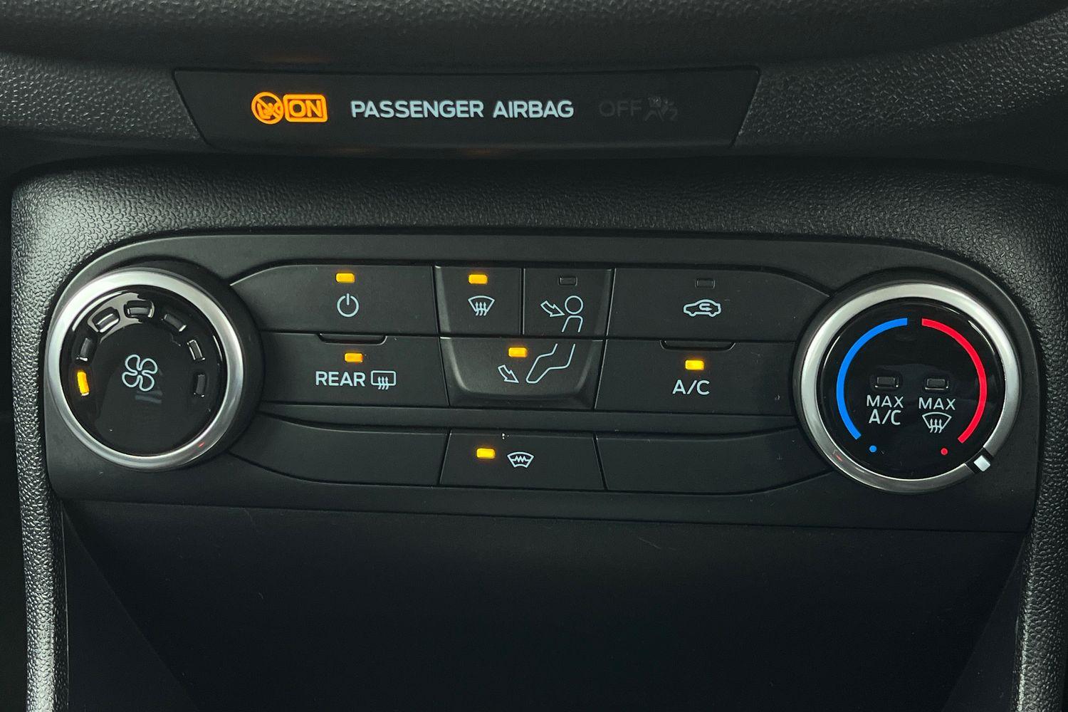 Ford FIESTA Photo 30