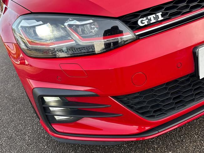 VOLKSWAGEN Golf Photo 32