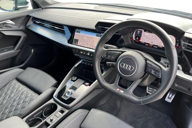 AUDI S3 Photo 6