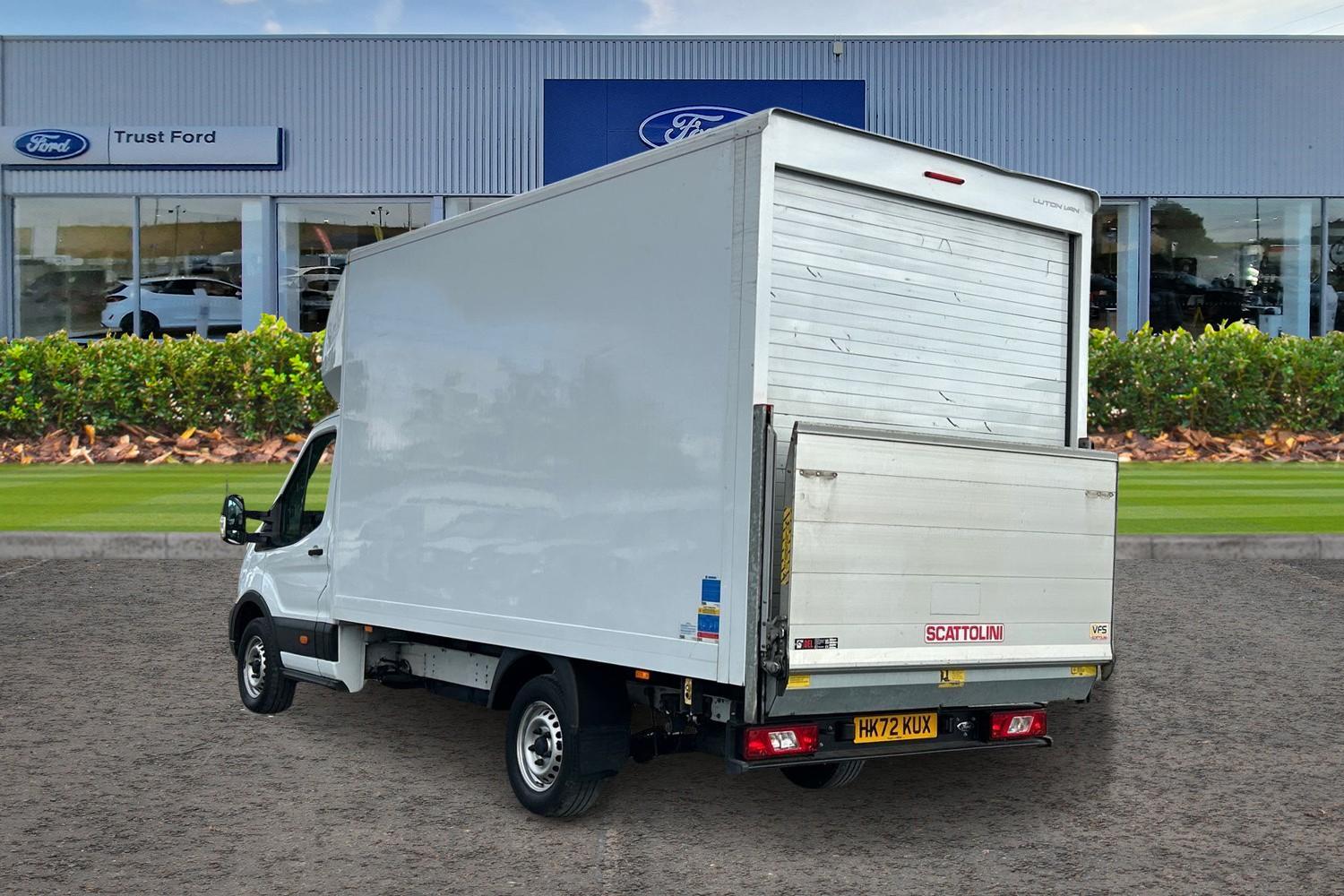 Ford TRANSIT LUTON Photo 1