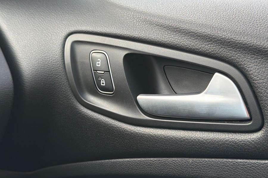 Ford KUGA Photo autoimg-4f04839dbd8e9df44777ccdf379ed9c843a5872c.jpg