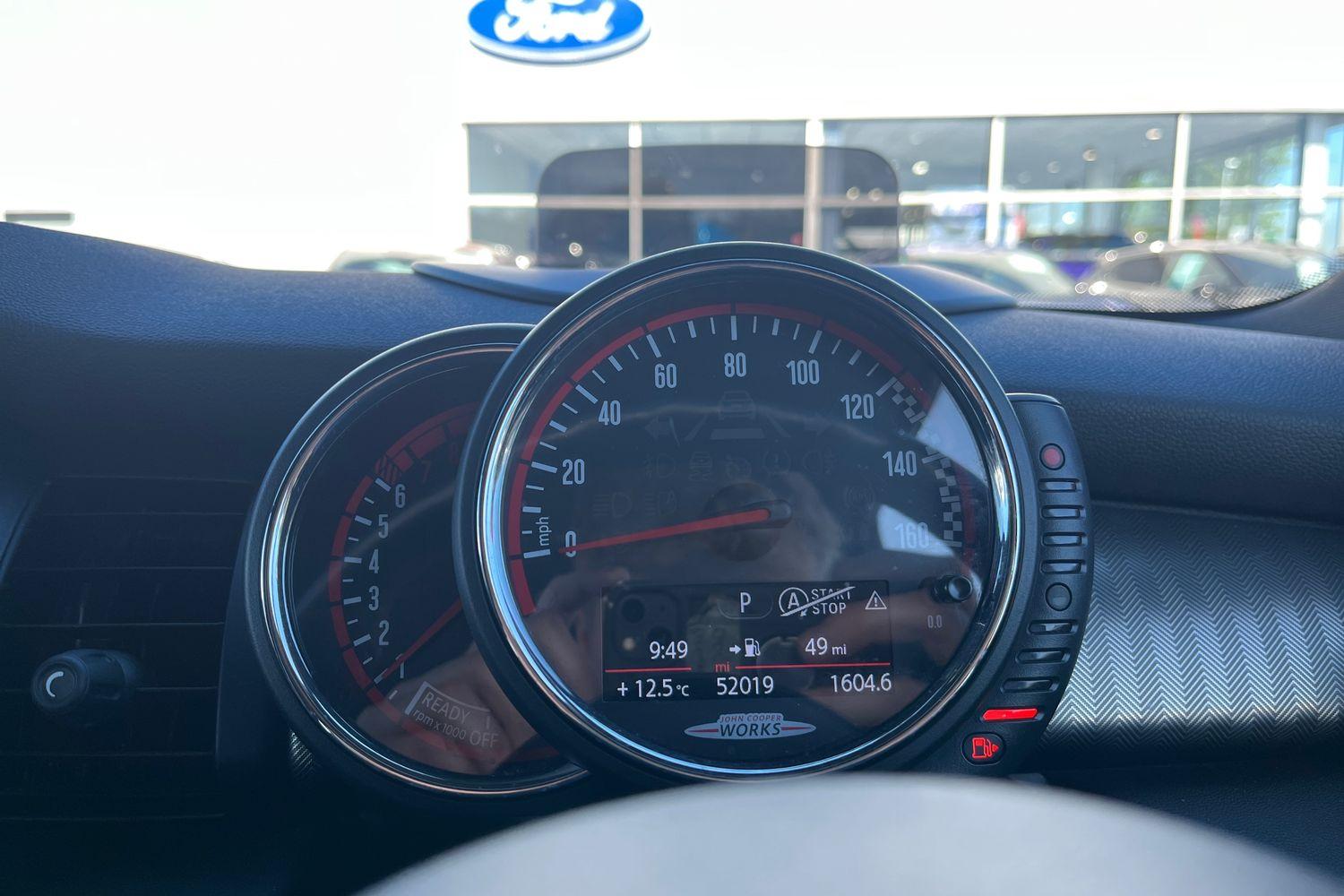 MINI HATCHBACK Photo 12