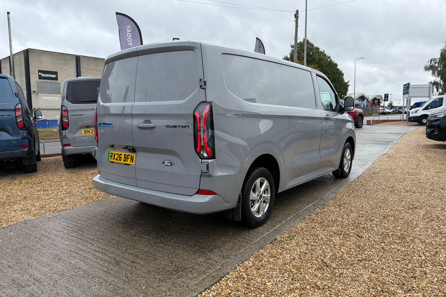 Ford E-TRANSIT CUSTOM Photo 6