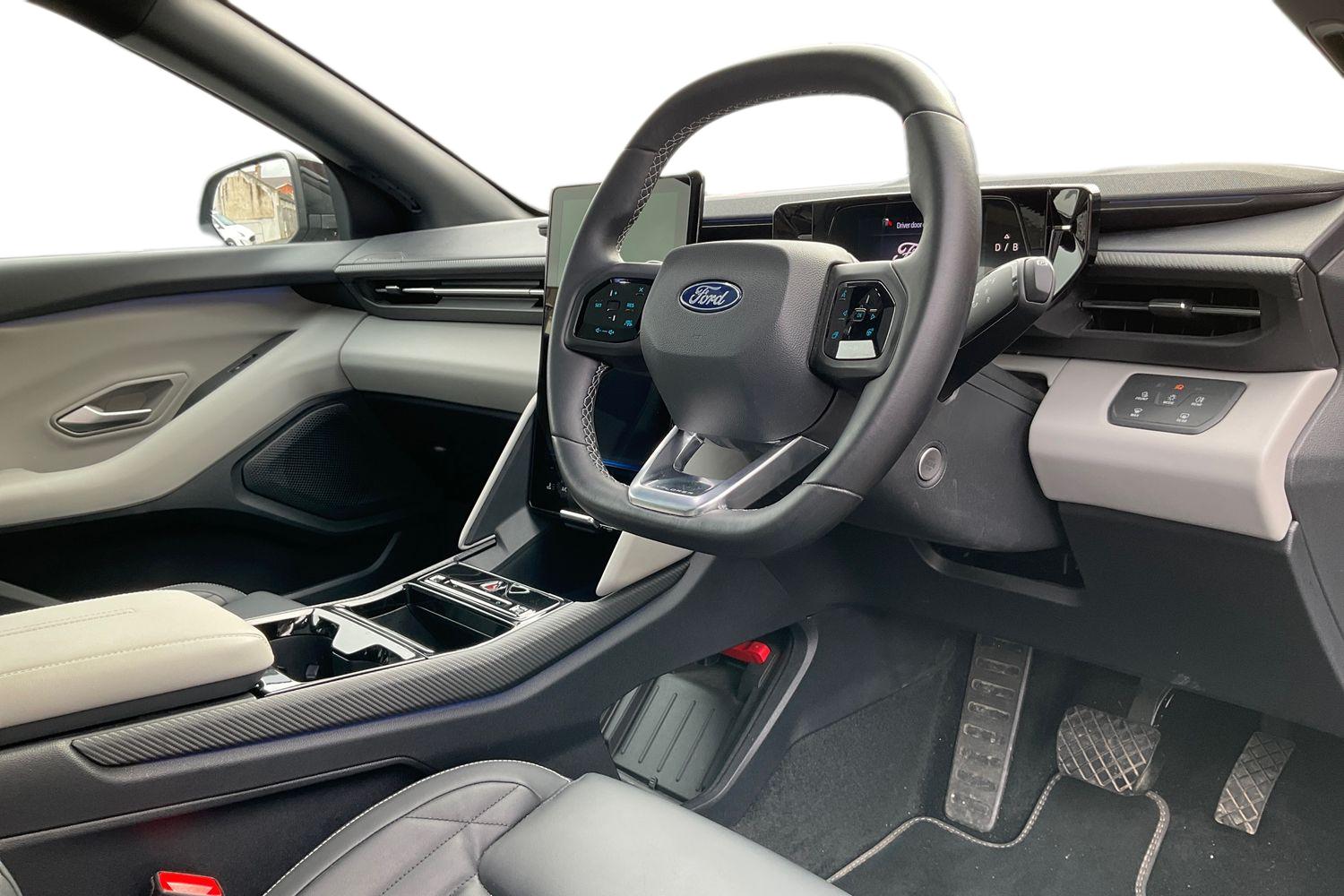 Ford Explorer Photo 8