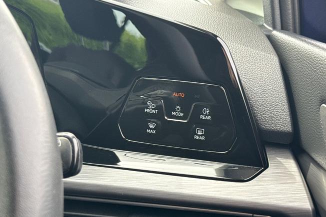 VOLKSWAGEN Golf Photo 42