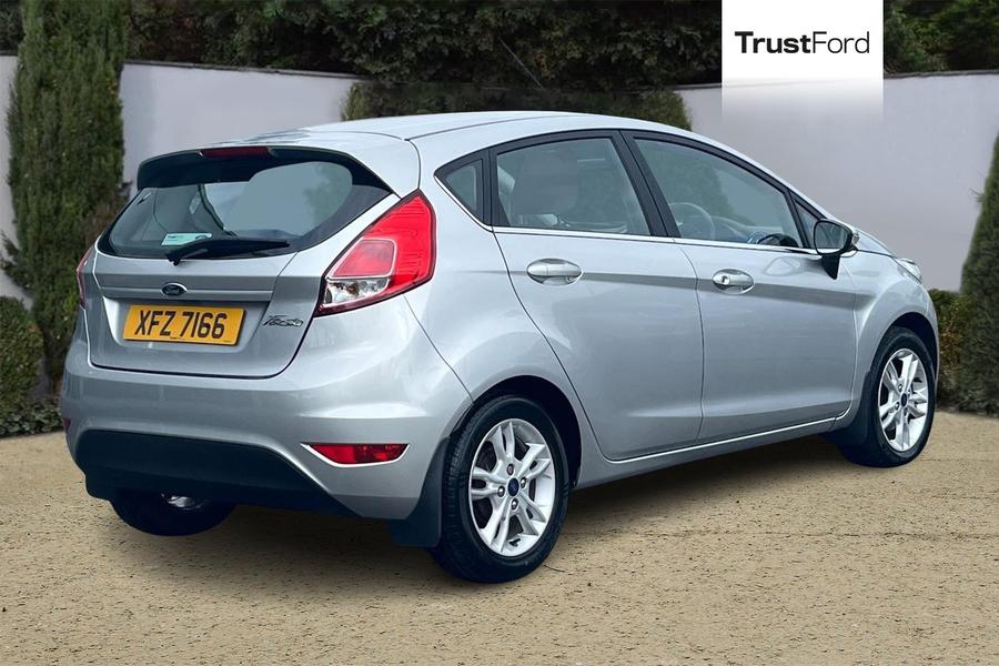 Ford FIESTA Photo autoimg-4f0d0d91b5386f9e9a4e3666449b7184659e7260.jpg