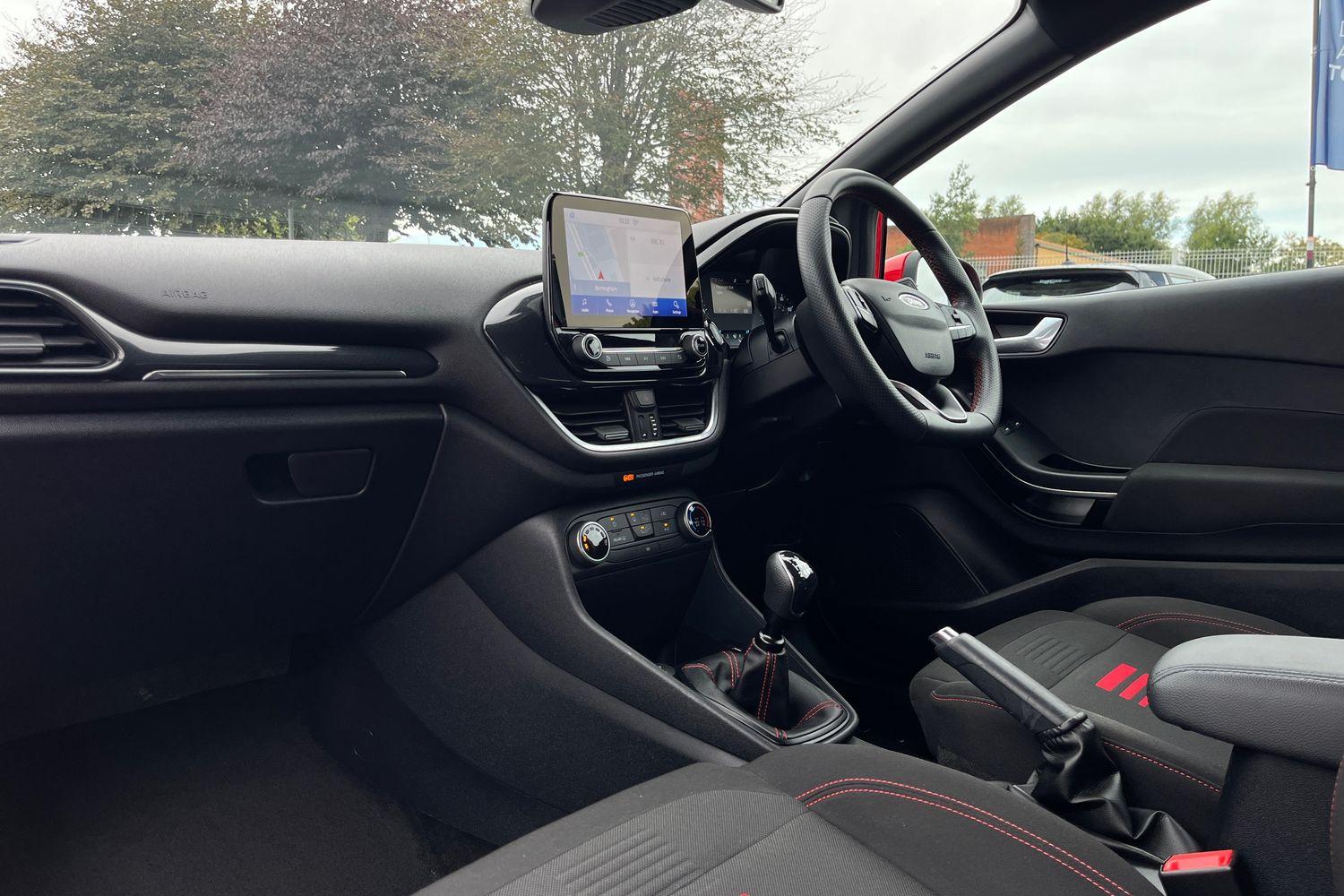 Ford Fiesta Photo 17