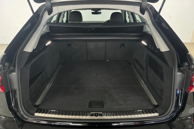 AUDI A6 Avant Photo 12