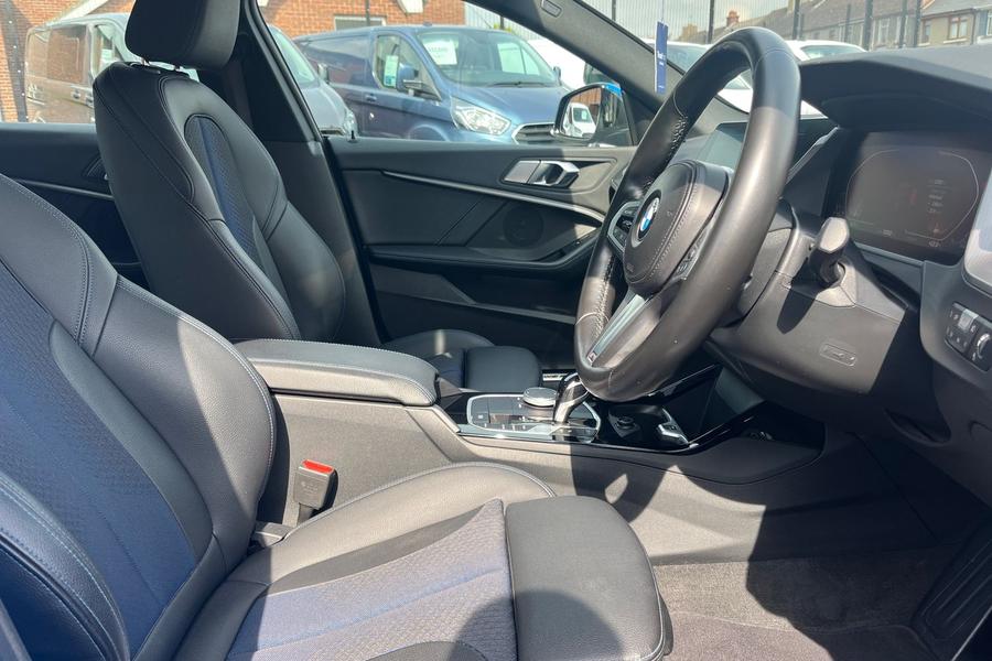 BMW 2 SERIES Photo autoimg-4f174908076909316f7878bb3ed66ba66ee42f37.jpg