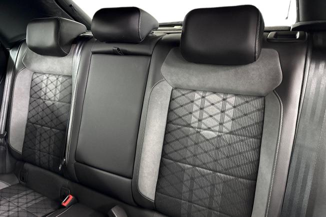 VOLKSWAGEN T-Roc Photo 9