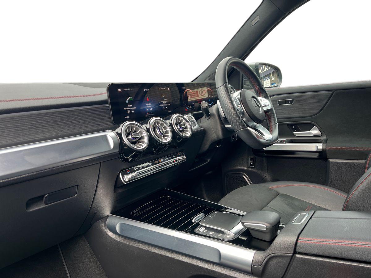 Mercedes-Benz EQB Photo 2