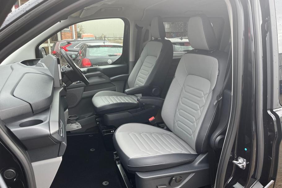 Used Ford E-TOURNEO CUSTOM LD25KOF 32