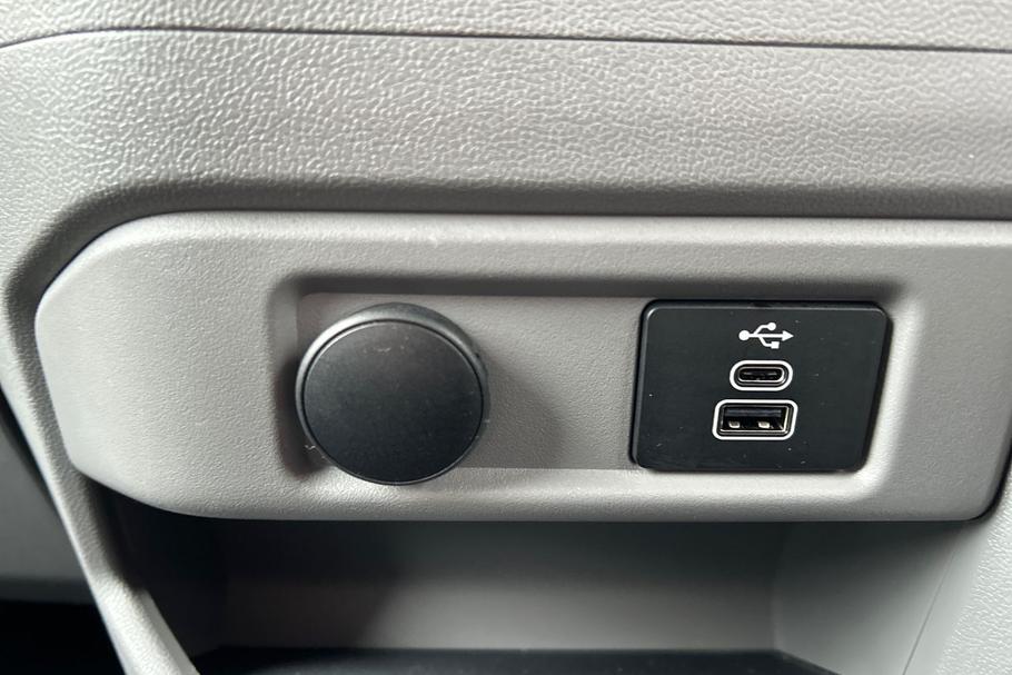 Used FORD TRANSIT CUSTOM MT75FFE 39