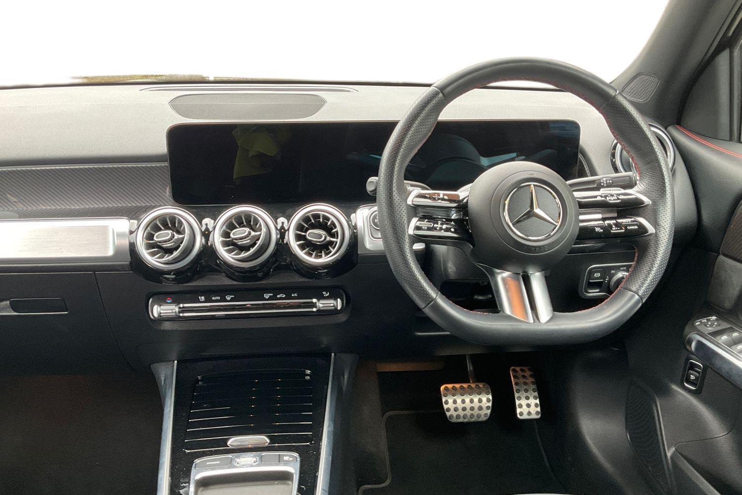 Mercedes-Benz GLB Photo 10