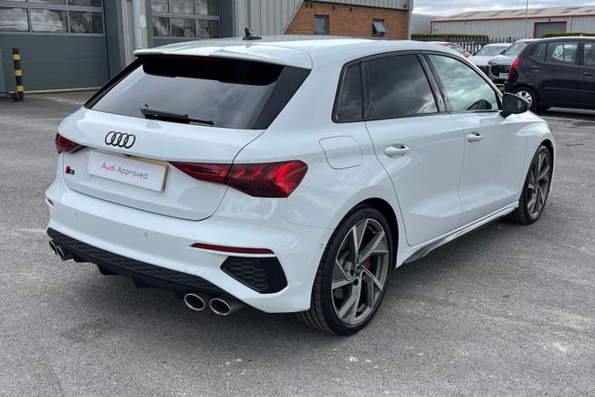 AUDI S3 Photo 24