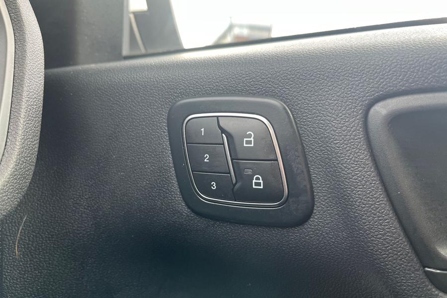 Ford KUGA Photo autoimg-4f36d4b89c01bcdeab95dfb016ddee3a23a1a800.jpg