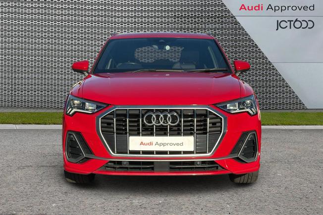 AUDI Q3 Photo 8