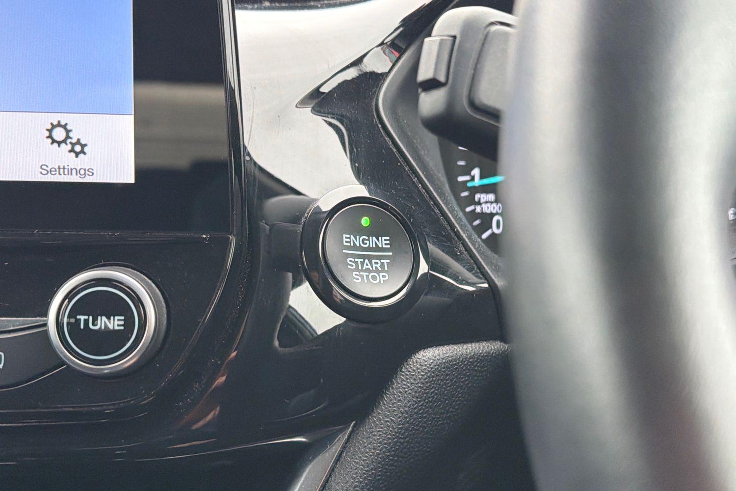 Ford FIESTA Photo 33