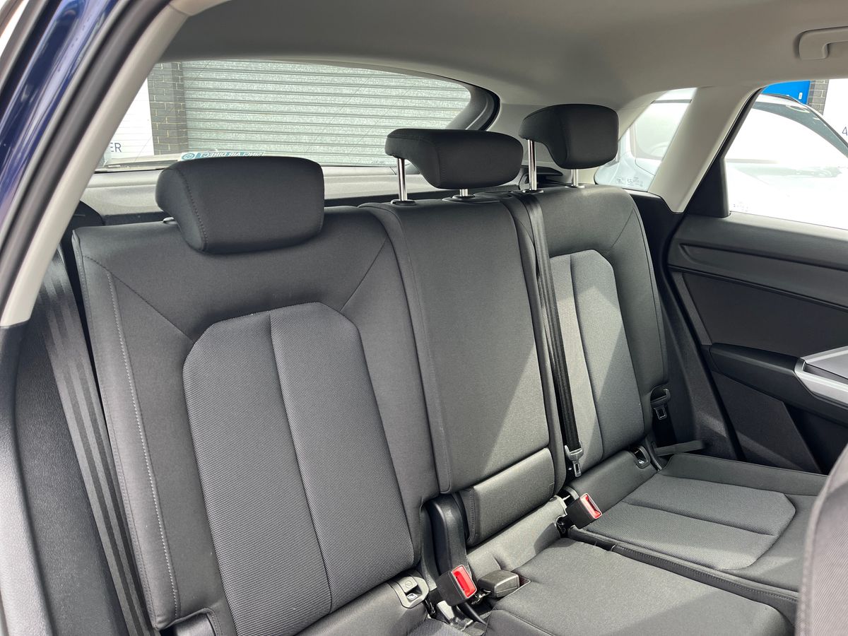 Audi Q3 Photo 30