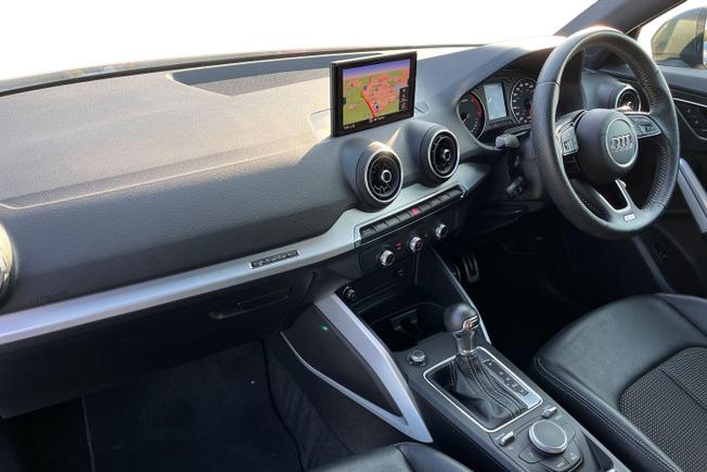 Audi Q2 Photo 2