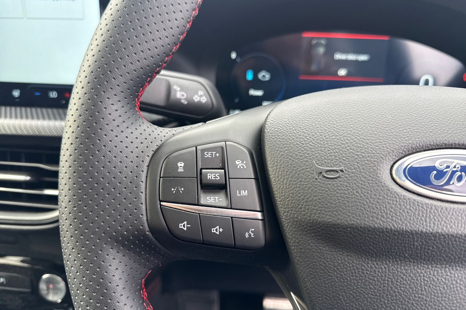 Ford KUGA Photo 31