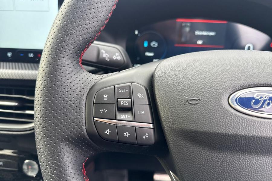 Ford KUGA Photo autoimg-4f492848dcf77a20ea04d6fd3aa749601a756e45.jpg