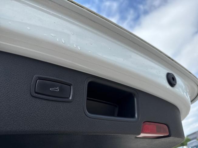 PORSCHE Macan Photo 23