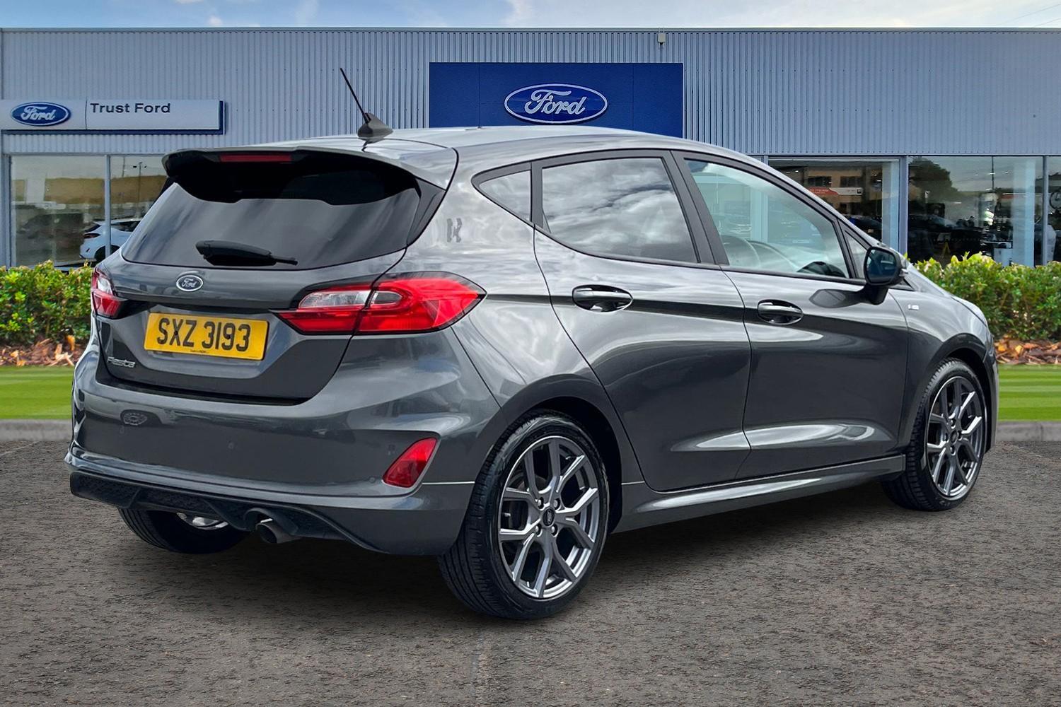 Ford FIESTA Photo 3