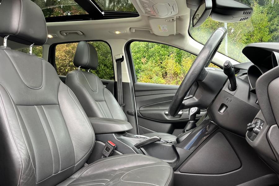Ford Kuga Photo autoimg-4f5cd4efe06ef963a42d2e96c9b7ed2d2a274b84.jpg