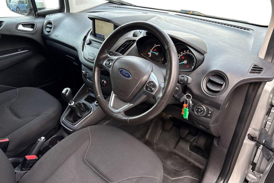 Ford TRANSIT COURIER Photo autoimg-4f5dd833d71b1ce46fd43366829299a6bbcea143.jpg
