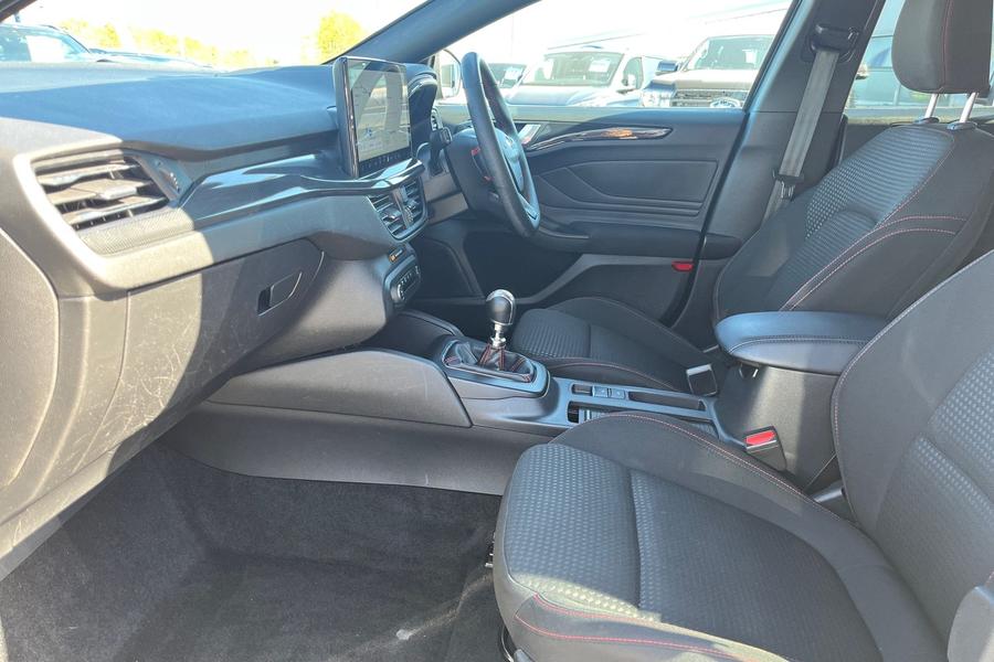 Ford FOCUS Photo autoimg-4f62fd5f37d989b40219eea4f11a8ddc22845594.jpg