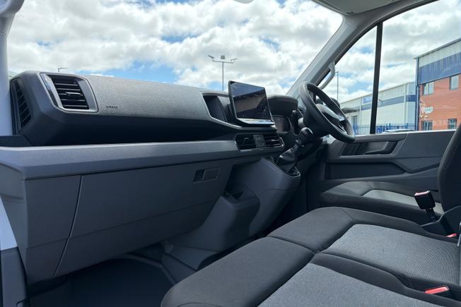 VOLKSWAGEN Crafter Photo 45