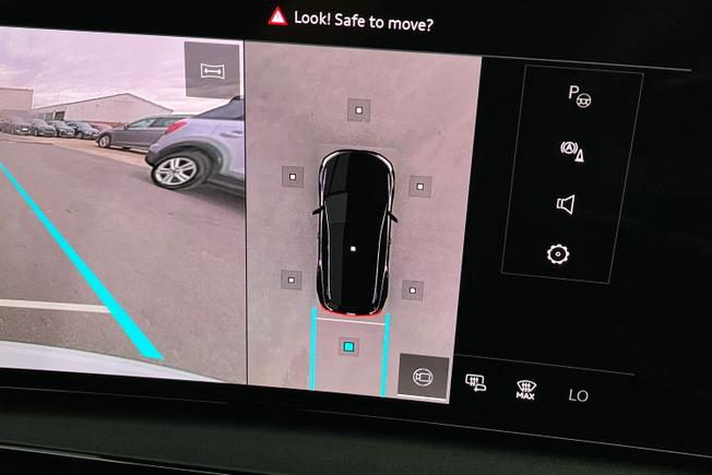 Audi Q6 E-Tron Photo 31