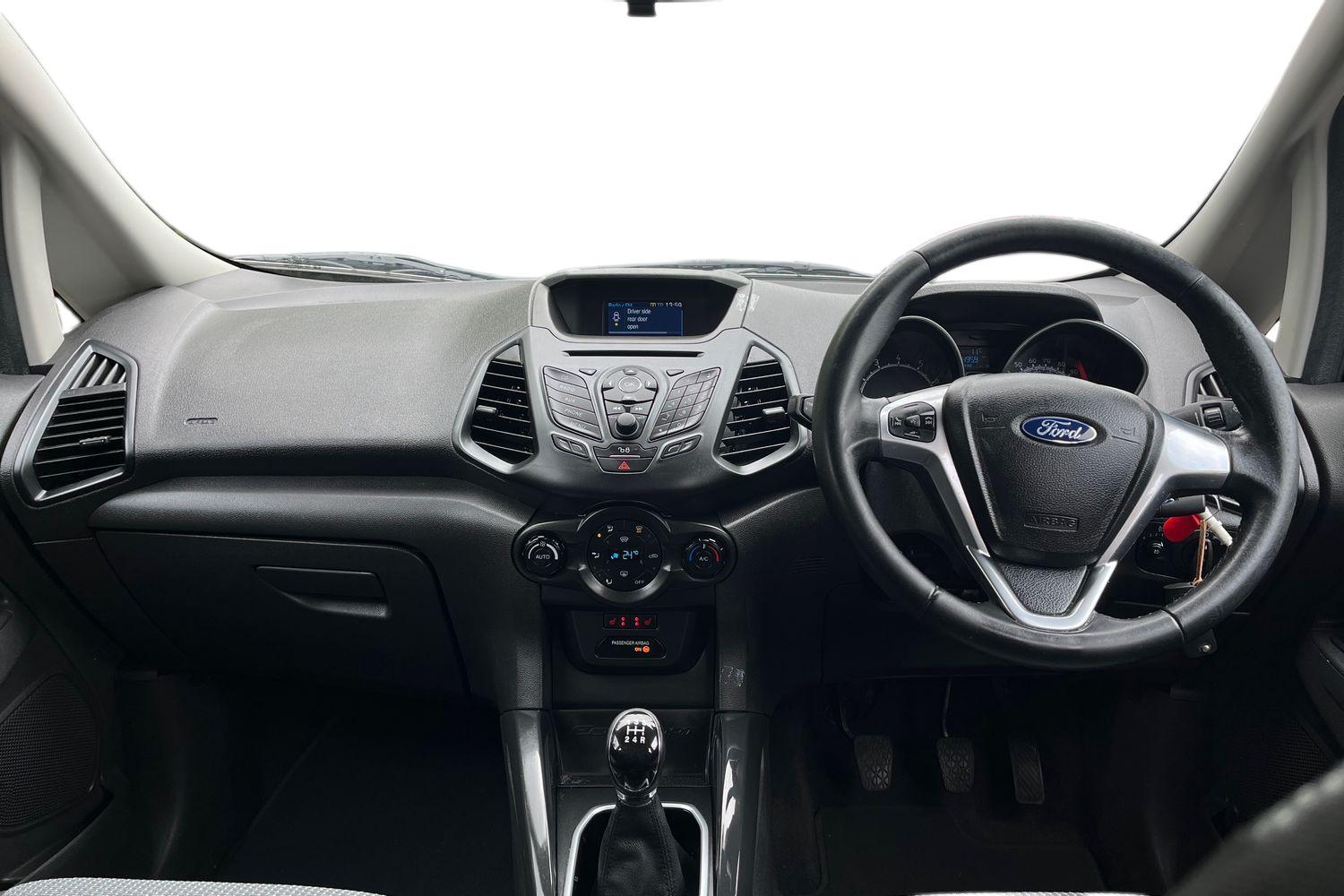 Ford ECOSPORT Photo 9
