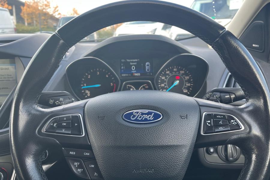 Ford KUGA Photo autoimg-4f68d6b7e97b39eb305c07f0550645c1b7ca9c94.jpg