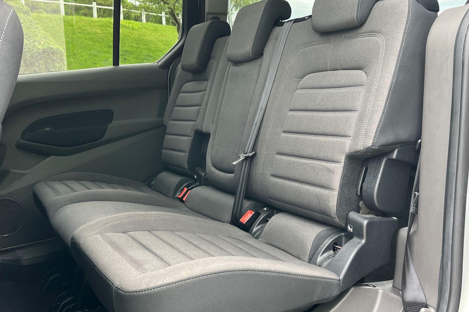 Ford GRAND TOURNEO CONNECT Photo 19