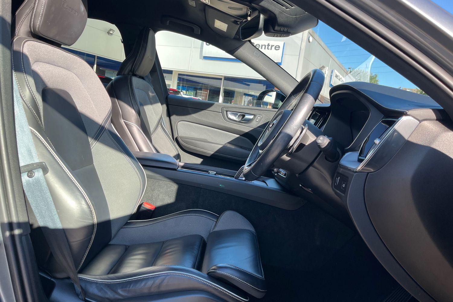 Volvo XC60 Photo 16