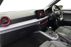 SEAT Arona Photo 2