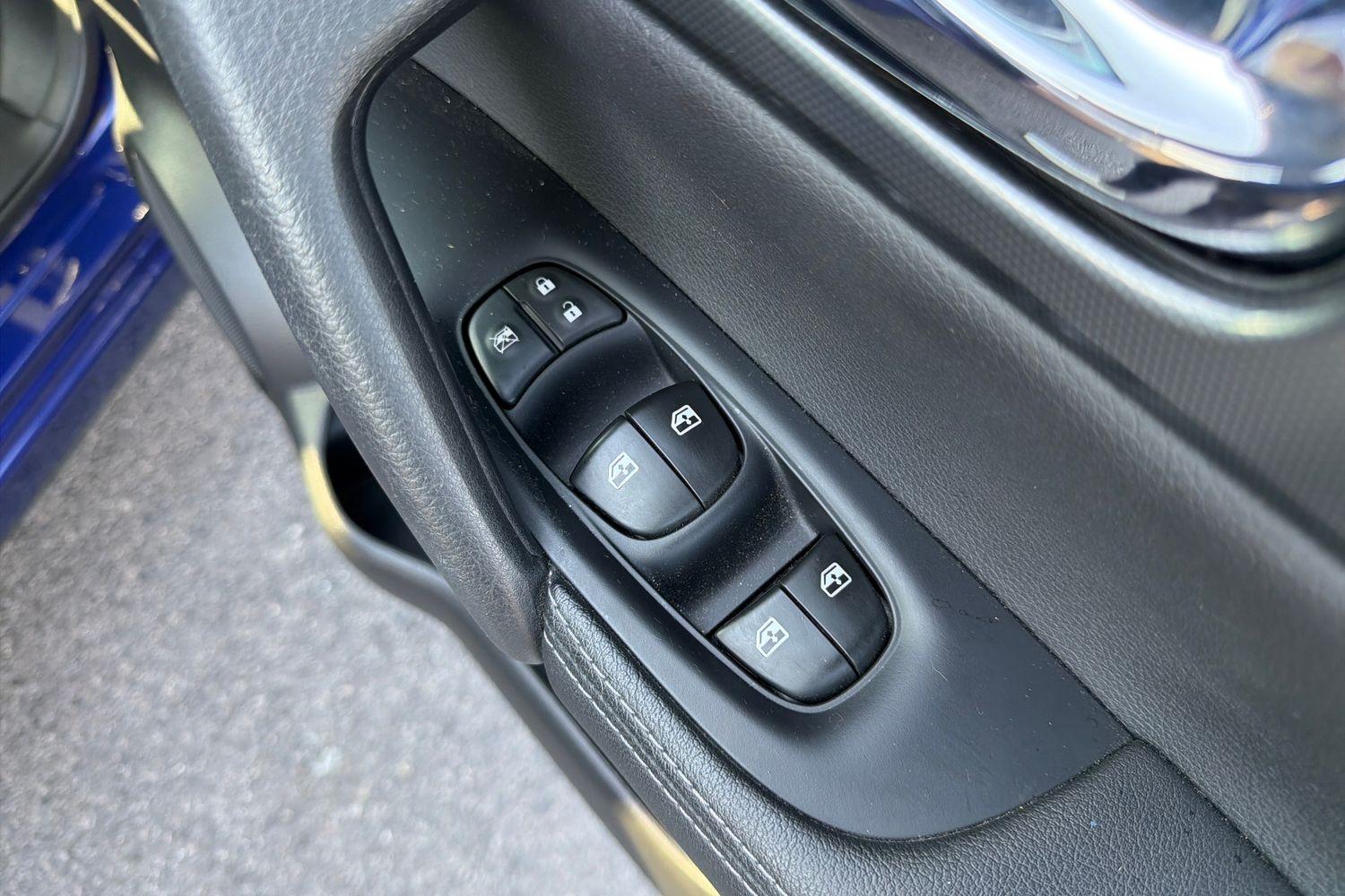 Nissan QASHQAI Photo 15