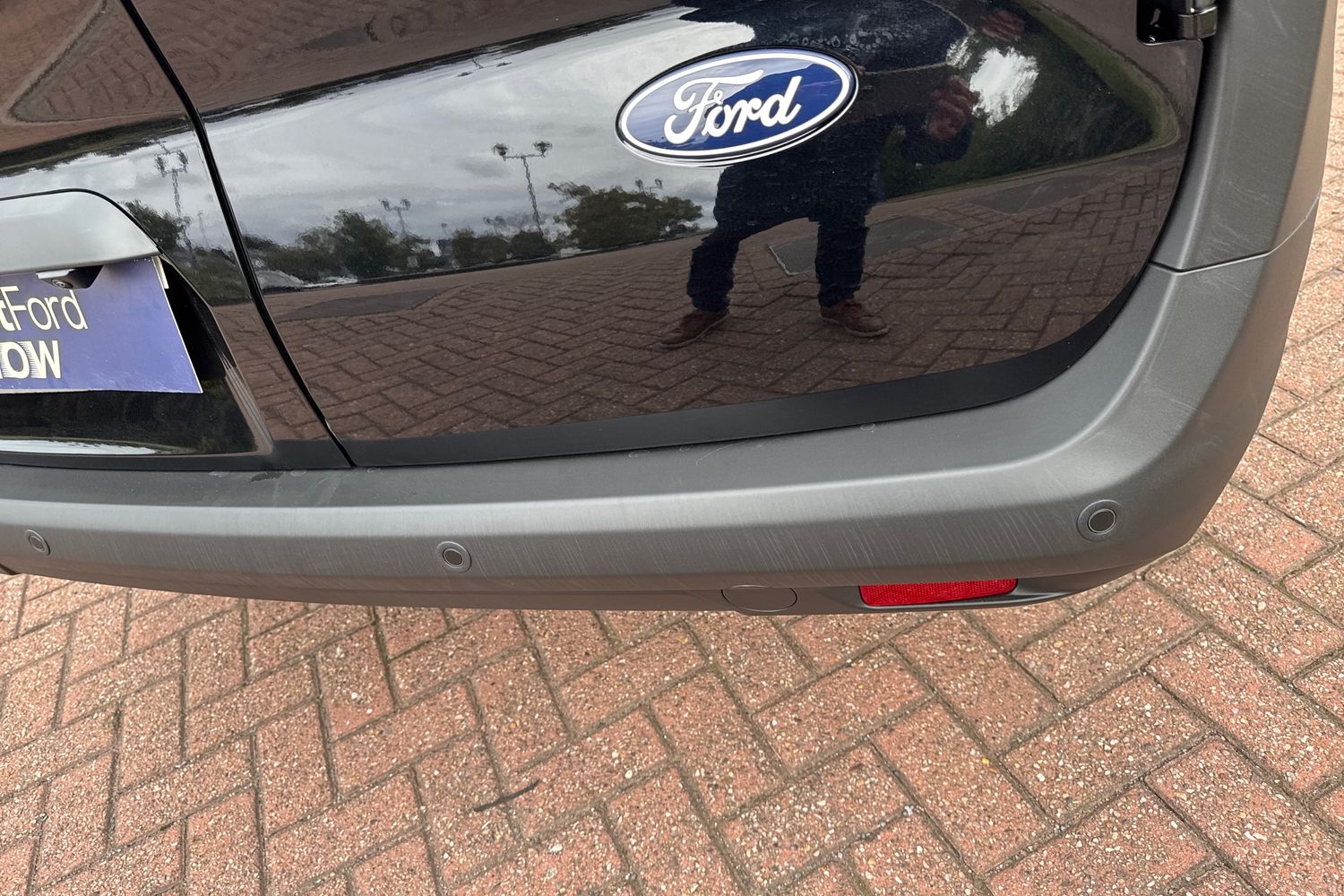 Ford E-TRANSIT COURIER Photo 22