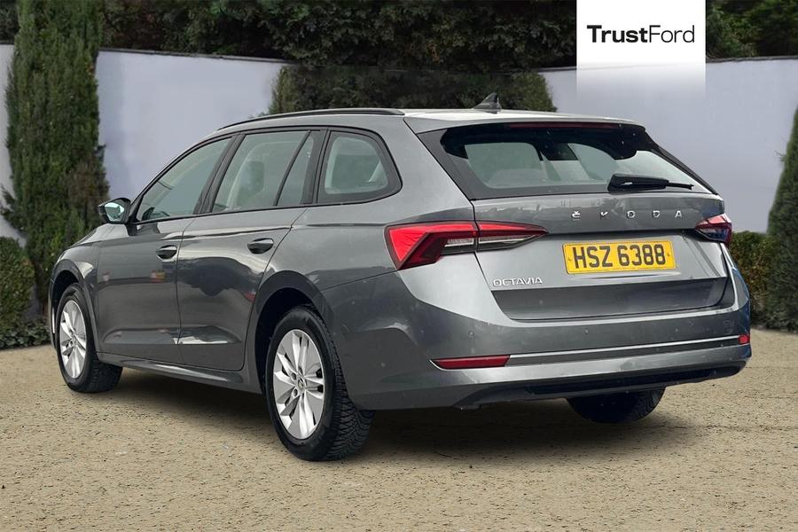 Skoda OCTAVIA Photo autoimg-4f72a52edf06557b28d28233b90831aec10f2c64.jpg