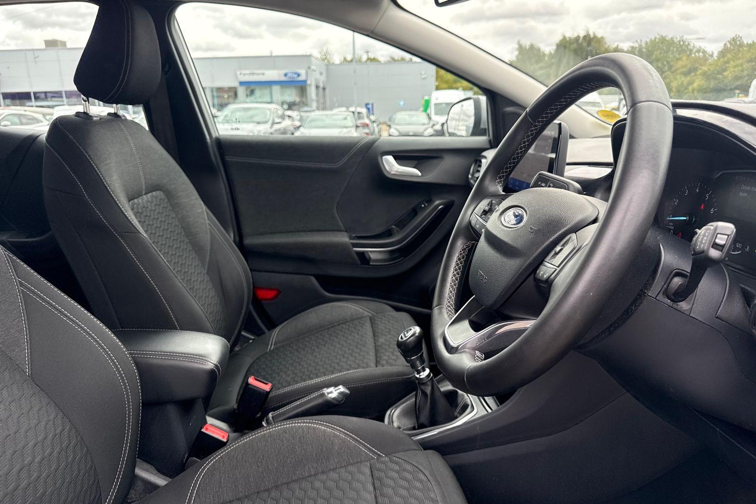 Ford PUMA Photo 16