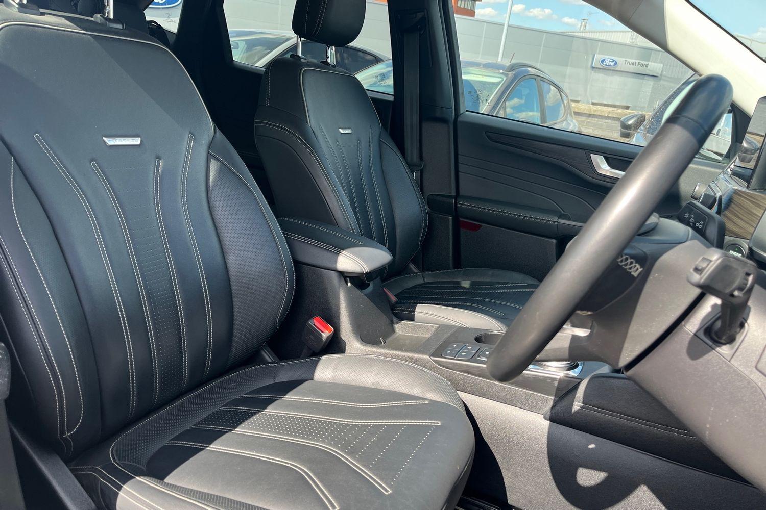 Ford KUGA Photo 16