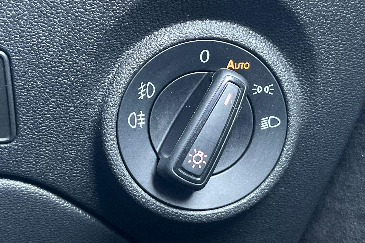 SEAT LEON Photo 39