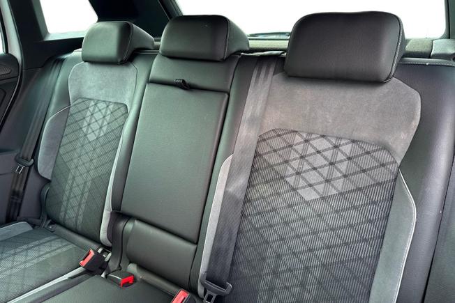 VOLKSWAGEN Tiguan Photo 9