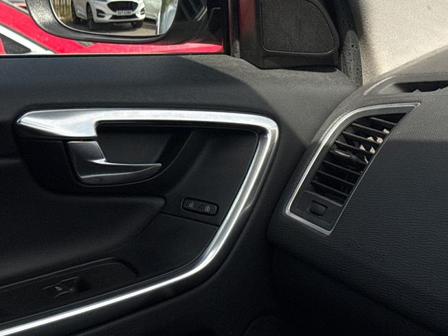 Volvo XC60 Photo 38